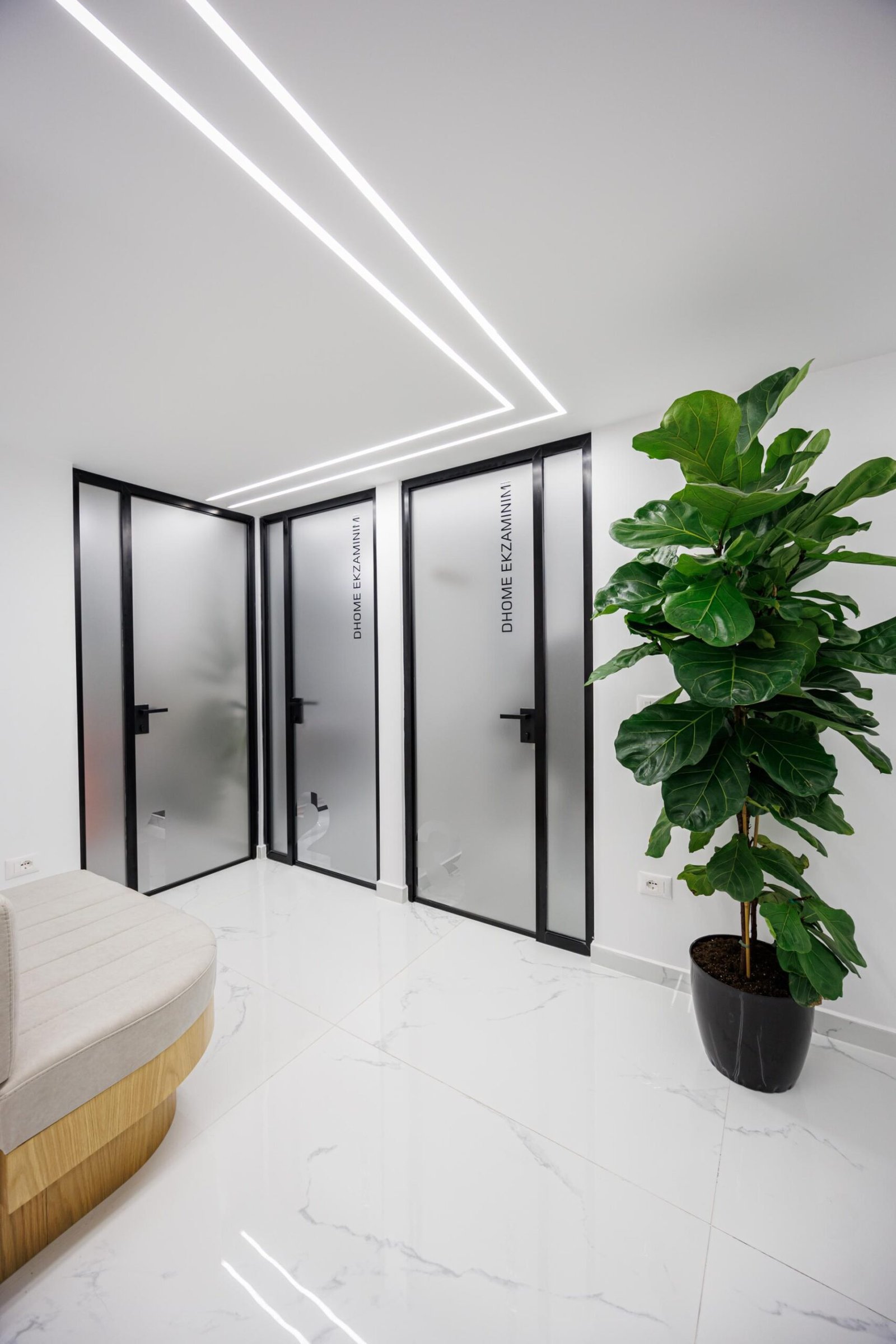 Gli ambienti della clinica Dr. Medical Clinic & Lab a Tirana