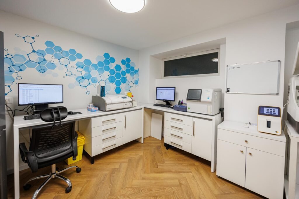 Gli ambienti della clinica Dr. Medical Clinic & Lab a Tirana