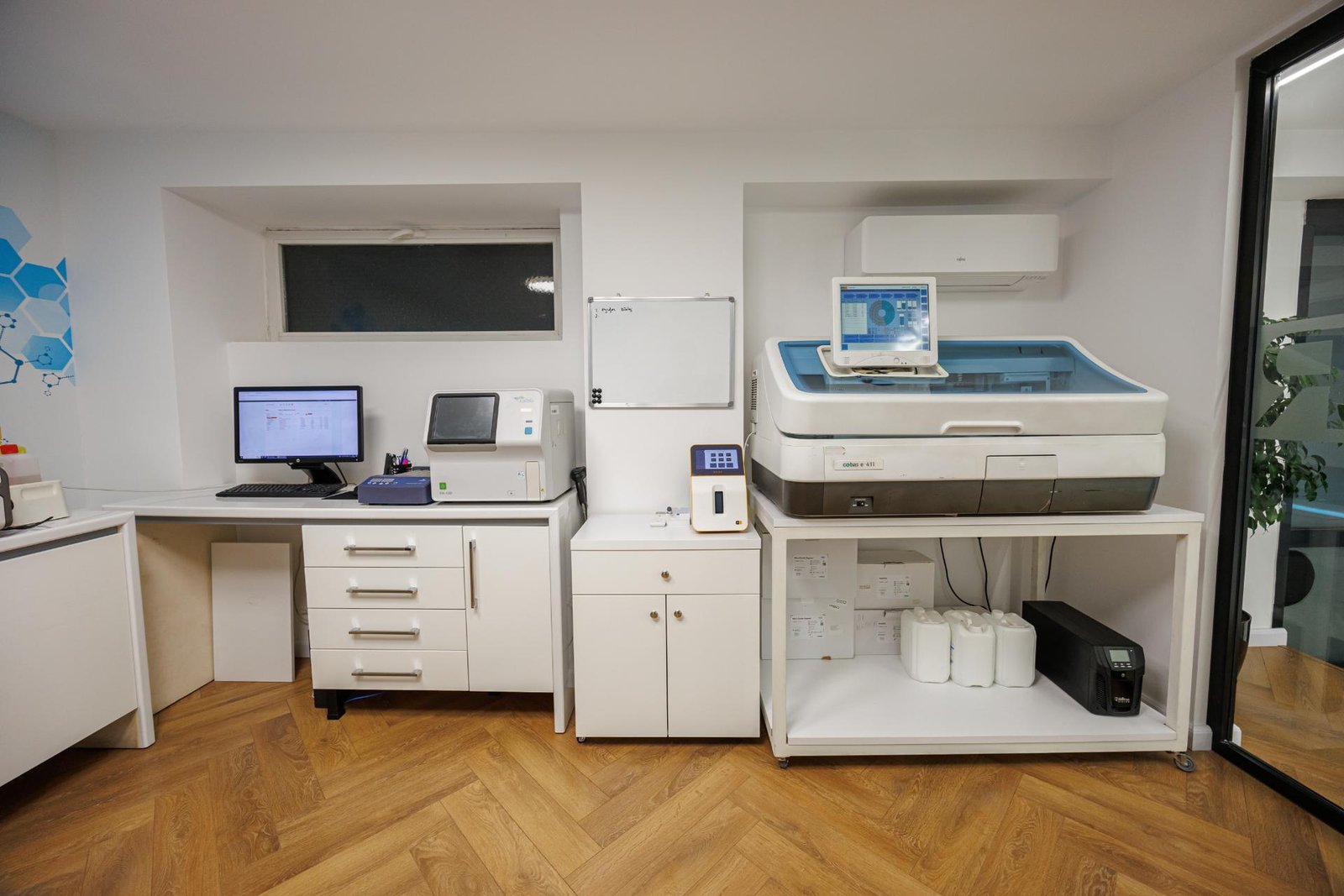 Gli ambienti della clinica Dr. Medical Clinic & Lab a Tirana